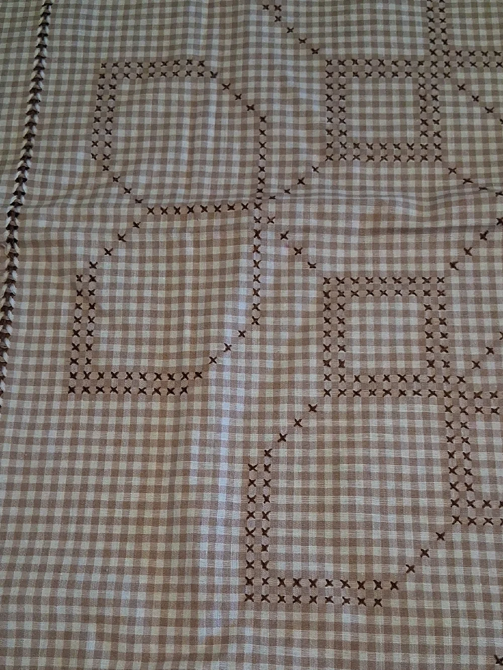 Vintage-style‎ tablecloth featuring intricate embroidery handwork, 31